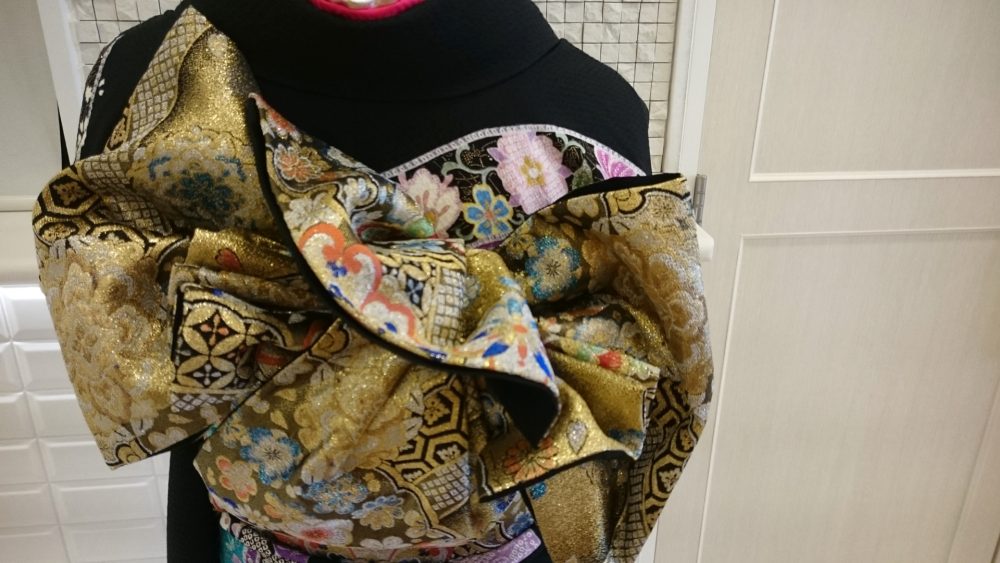 振袖レンタル・購入・ママ振袖なら本きもの松葉にお任せ！